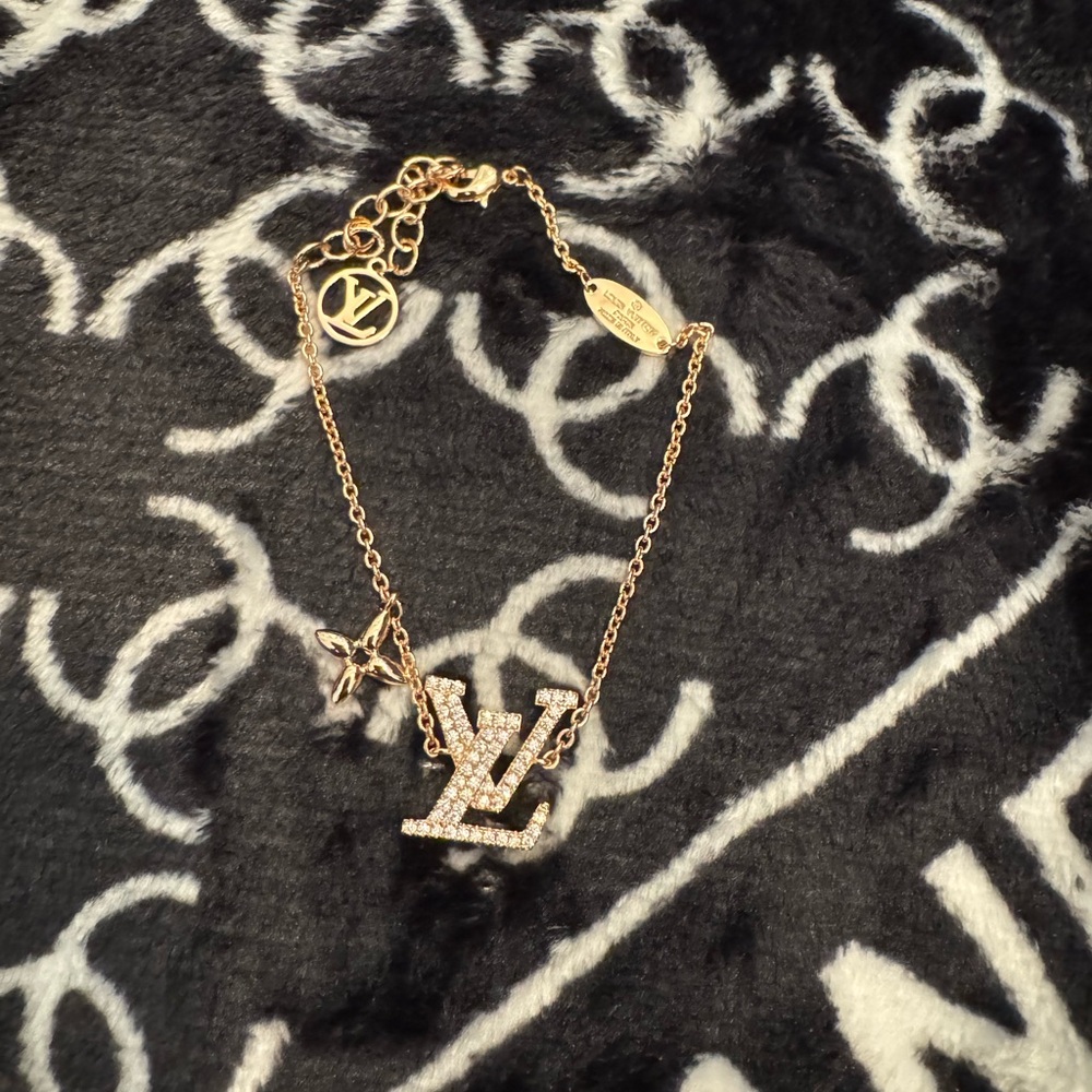 Louis Vuitton Monogram Gold Chain Bracelet with Crystal Accents M6 104 LLE1124 - Picture 2 of 6